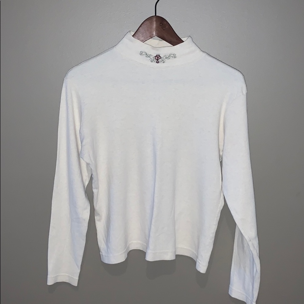 Embroidered White Long Sleeve Turtleneck Shirt
